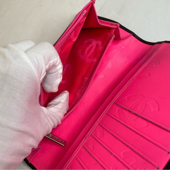 Authentic CHANEL Cambon Bi-Fold Leather Wallet - Black and Pink - Picture 11 of 13